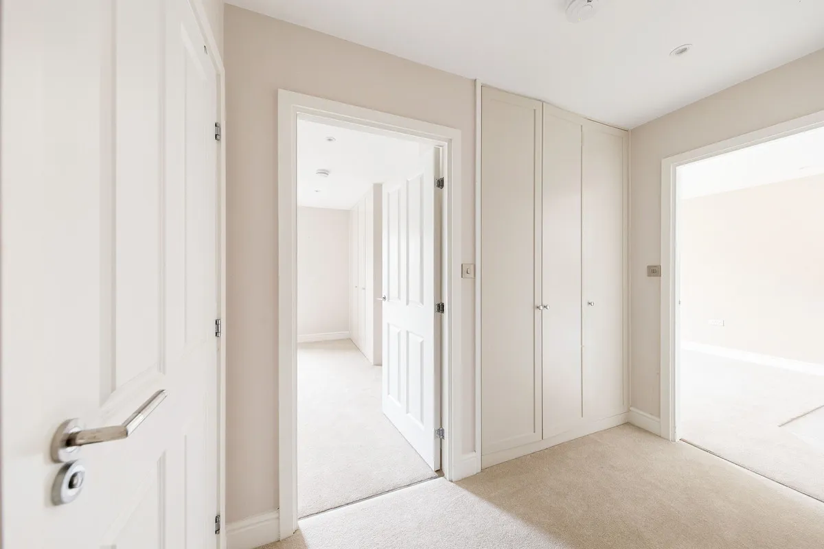 High Road, Loughton, IG10, photo 6