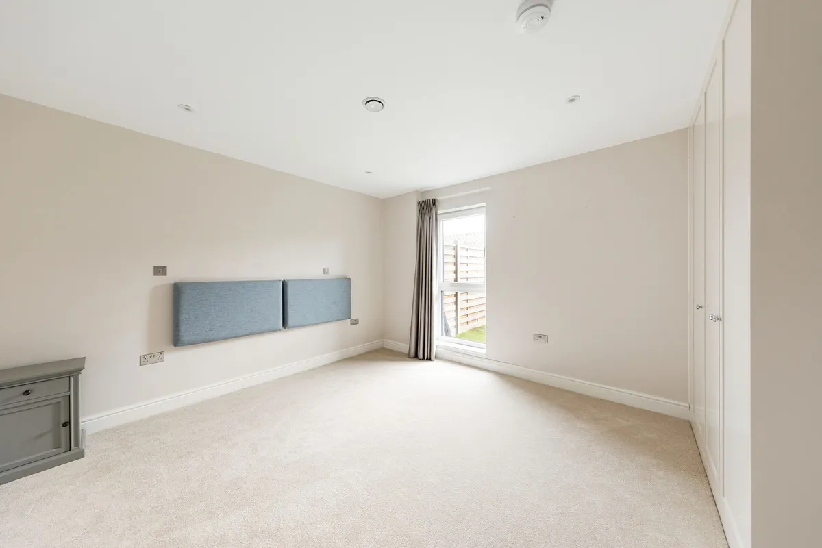 High Road, Loughton, IG10, photo 12