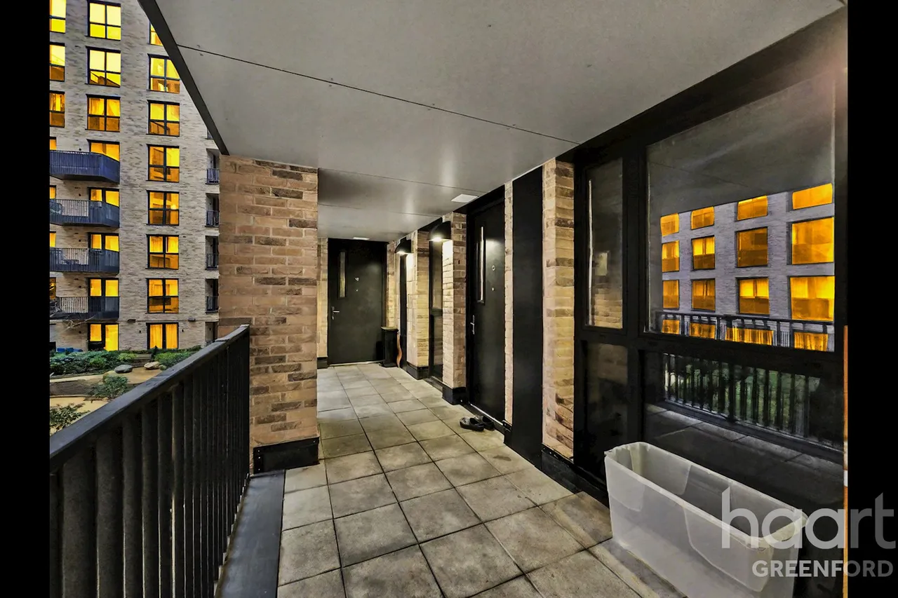 Healum Avenue, London, UB2, photo 3