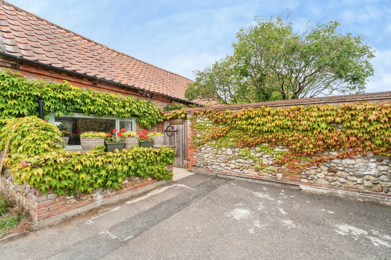 Foulsham Road, Hindolveston, NR20, photo 19