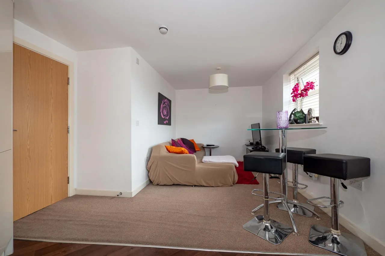 Ivy Graham Close, Newton Heath, M40, photo 4