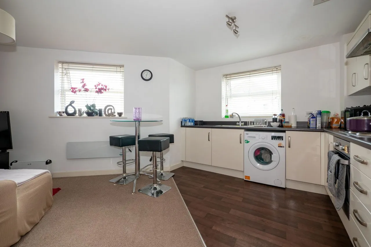 Ivy Graham Close, Newton Heath, M40, photo 3
