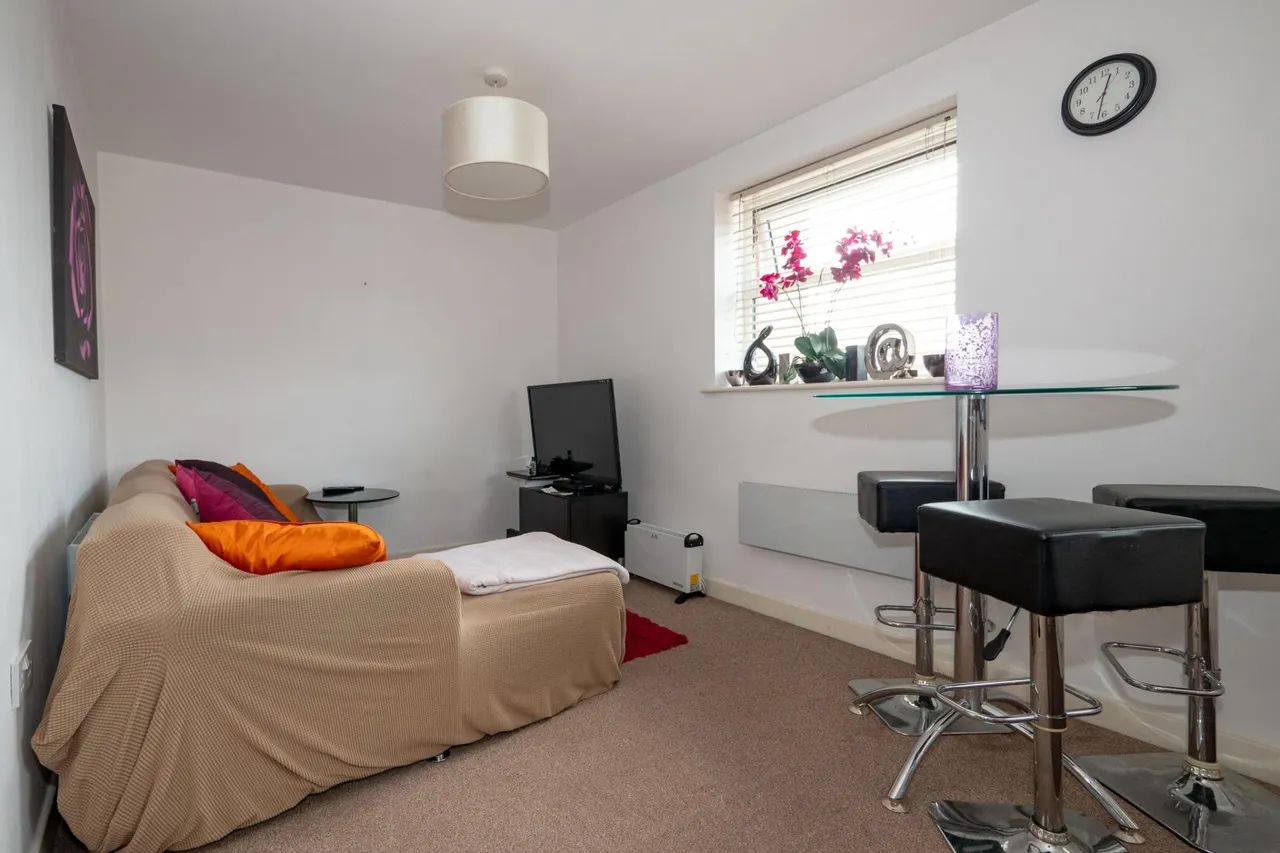 Ivy Graham Close, Newton Heath, M40, photo 6