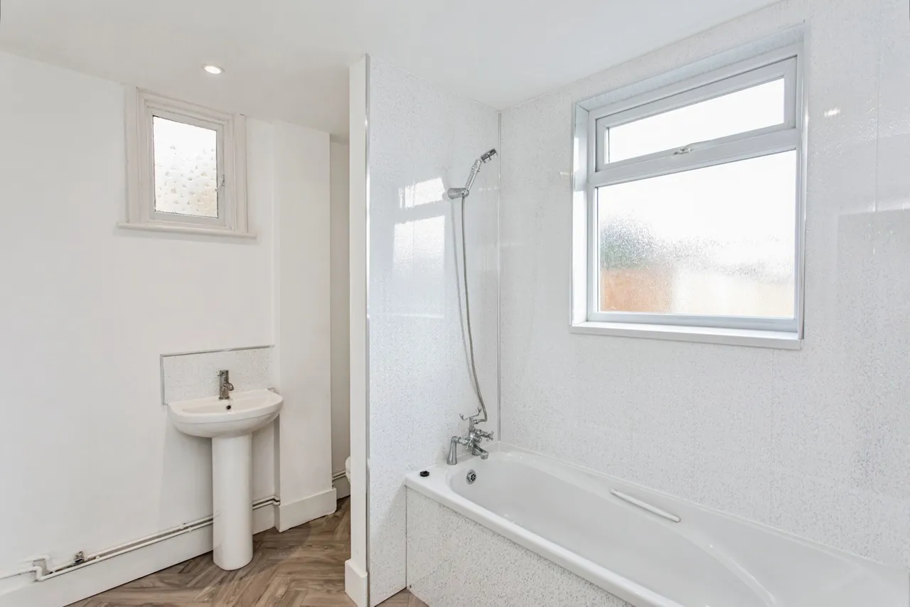 Ilfracombe Road, Southend-on-Sea, SS2, photo 15