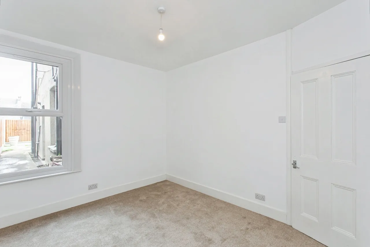 Ilfracombe Road, Southend-on-Sea, SS2, photo 17