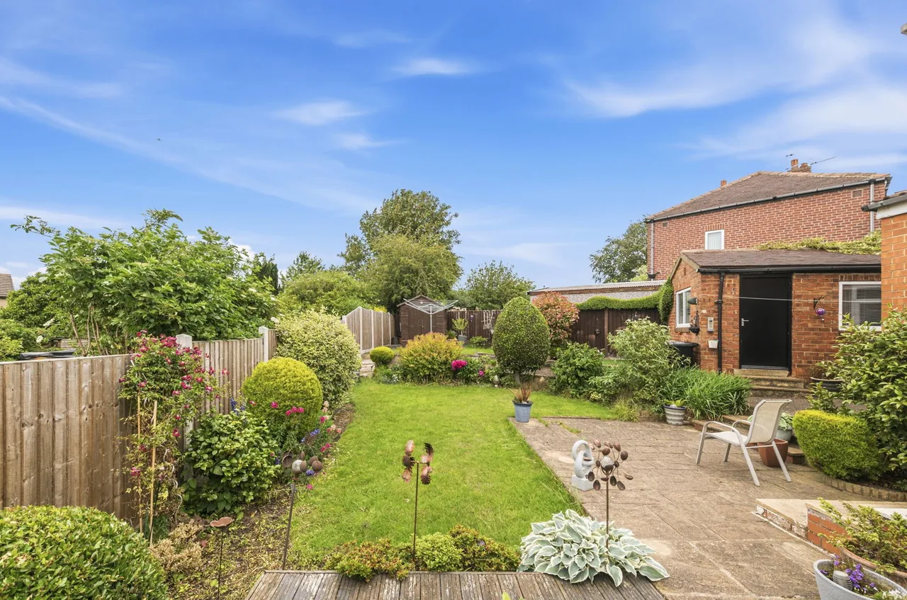 Field End Mount, Leeds, LS15, photo 14