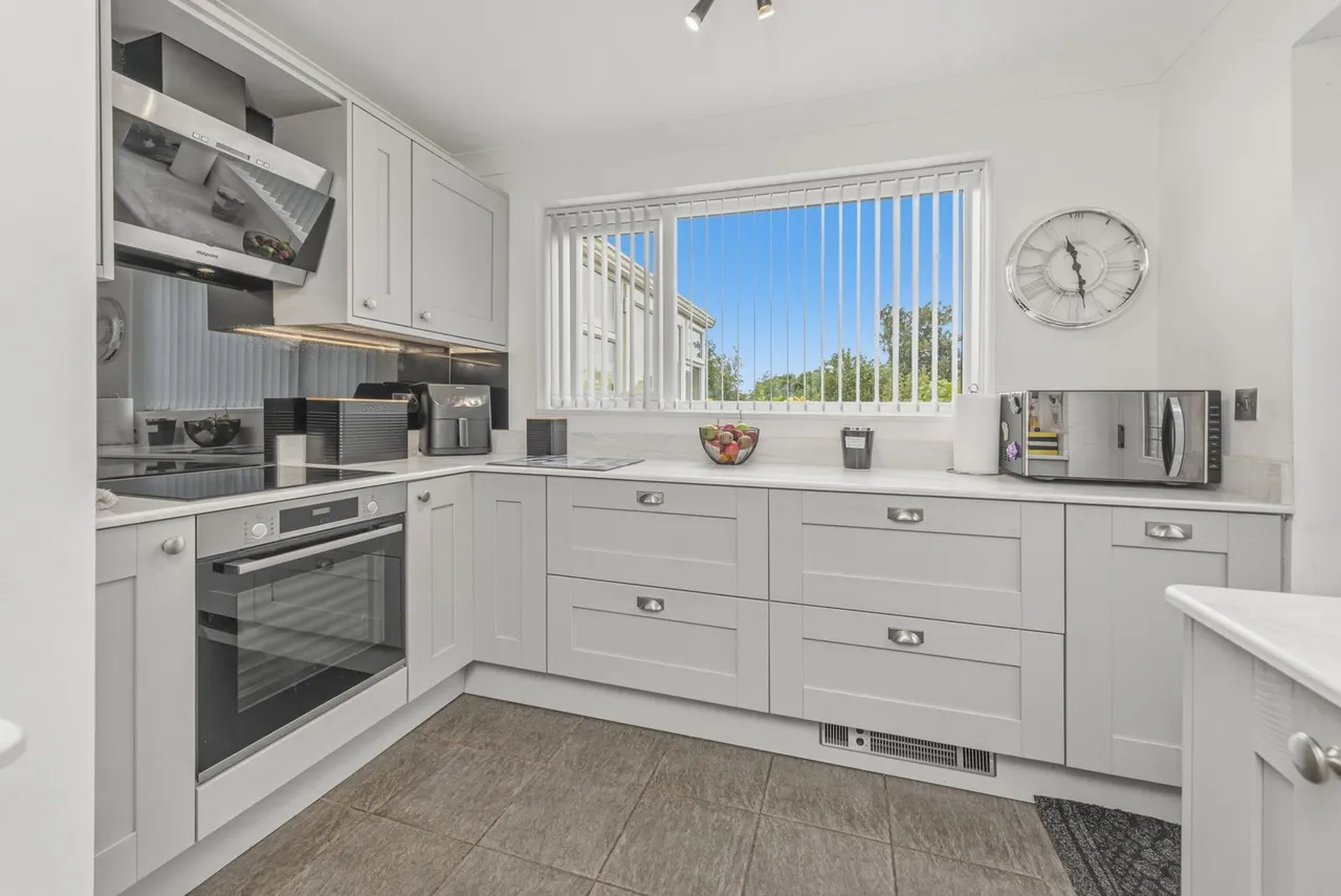 Field End Mount, Leeds, LS15, photo 3