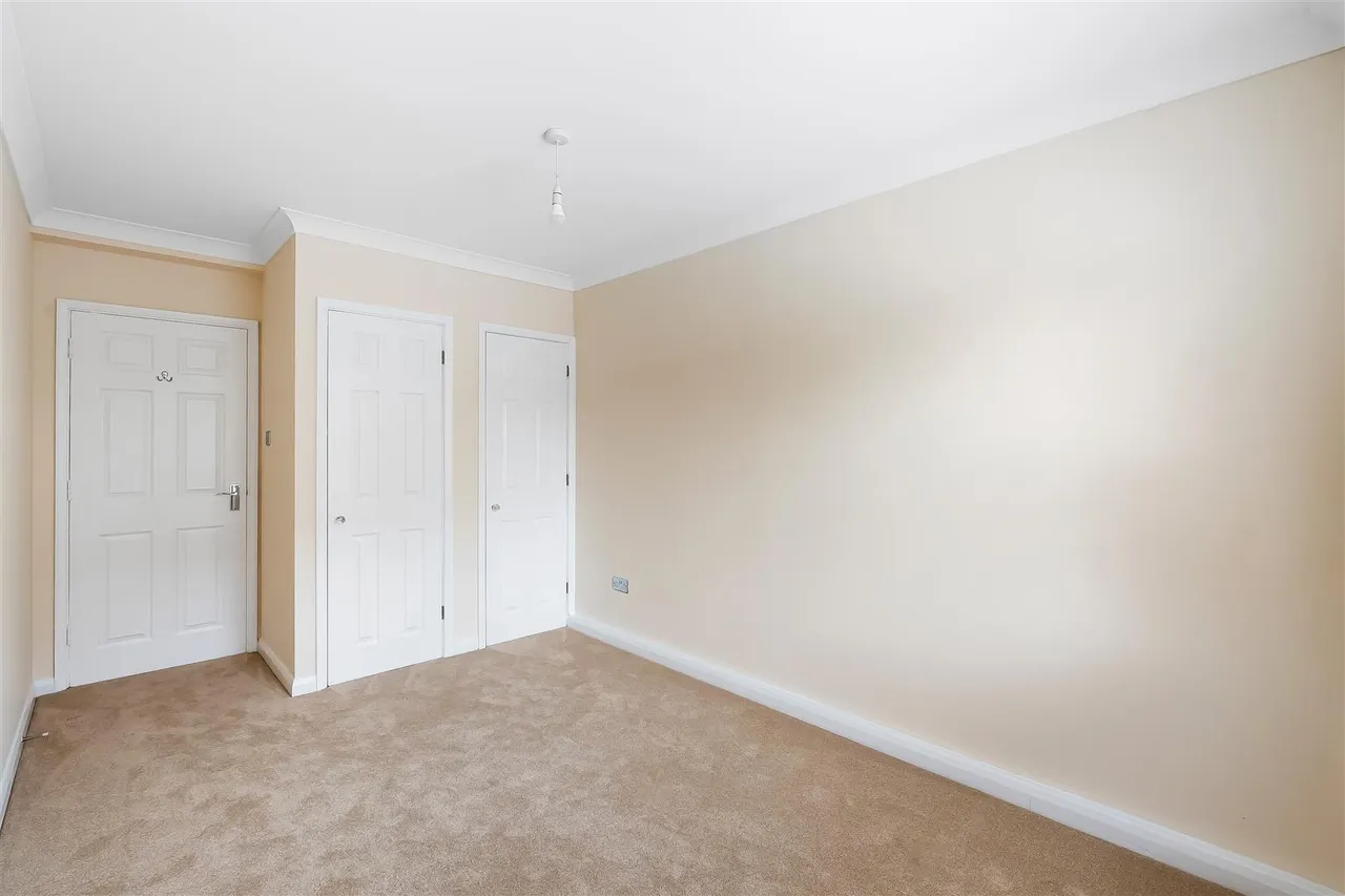 South Street, Dorking, RH4, photo 9