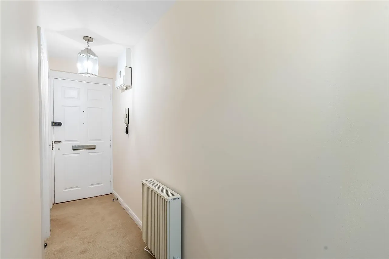 South Street, Dorking, RH4, photo 5