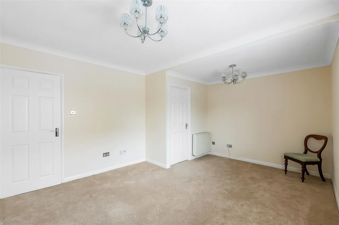 South Street, Dorking, RH4, photo 7