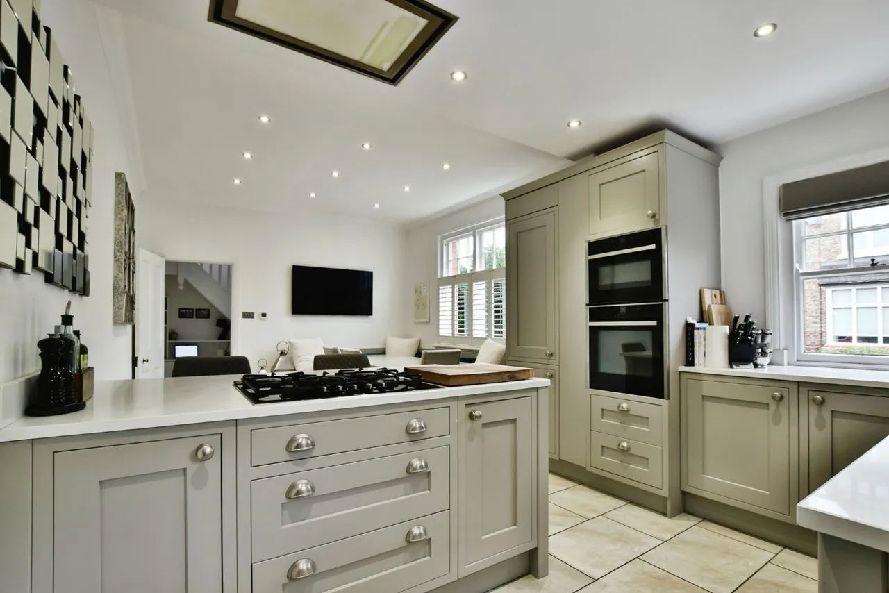 South Grove, Alderley Edge, SK9, photo 12