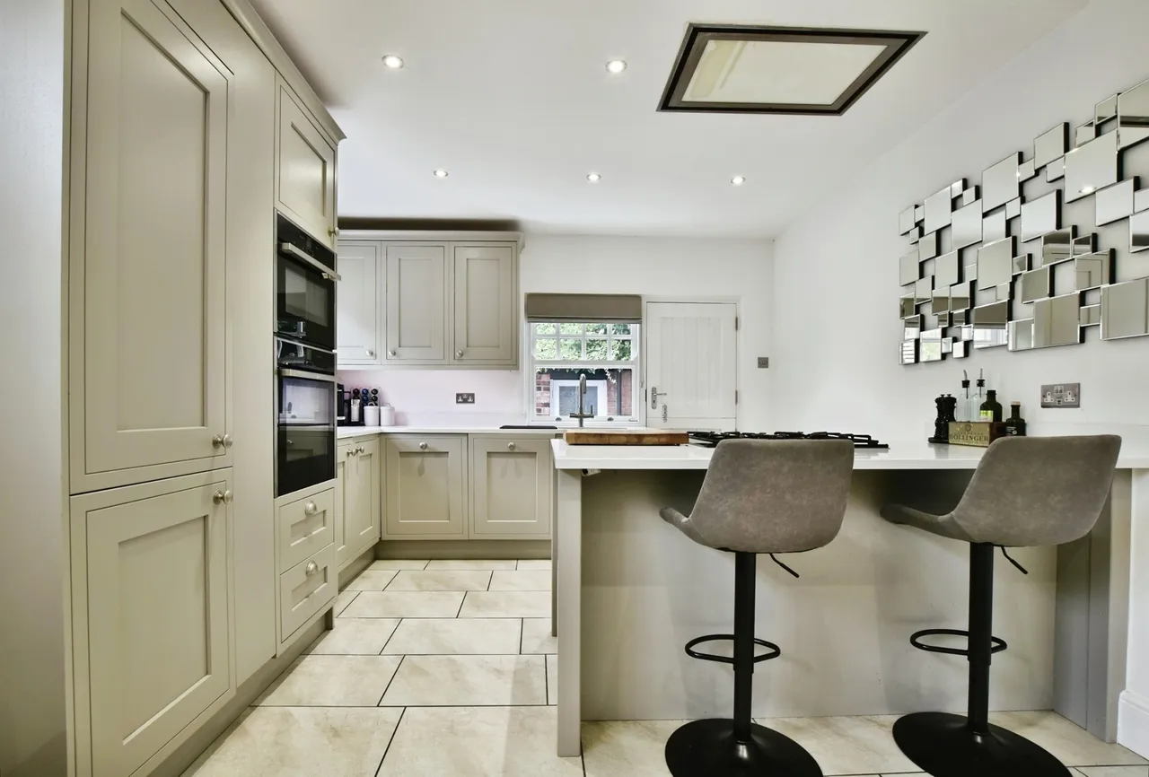 South Grove, Alderley Edge, SK9, photo 13