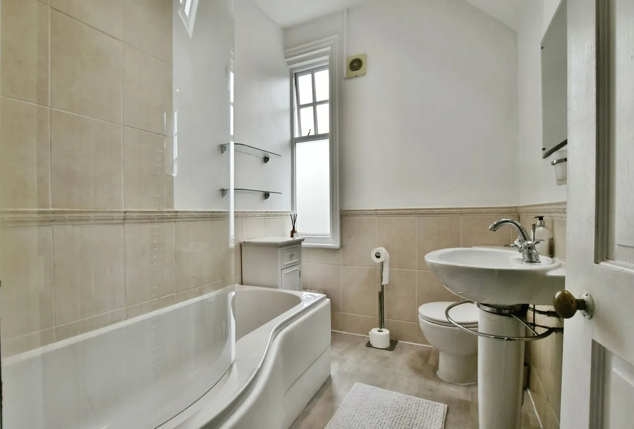 South Grove, Alderley Edge, SK9, photo 8