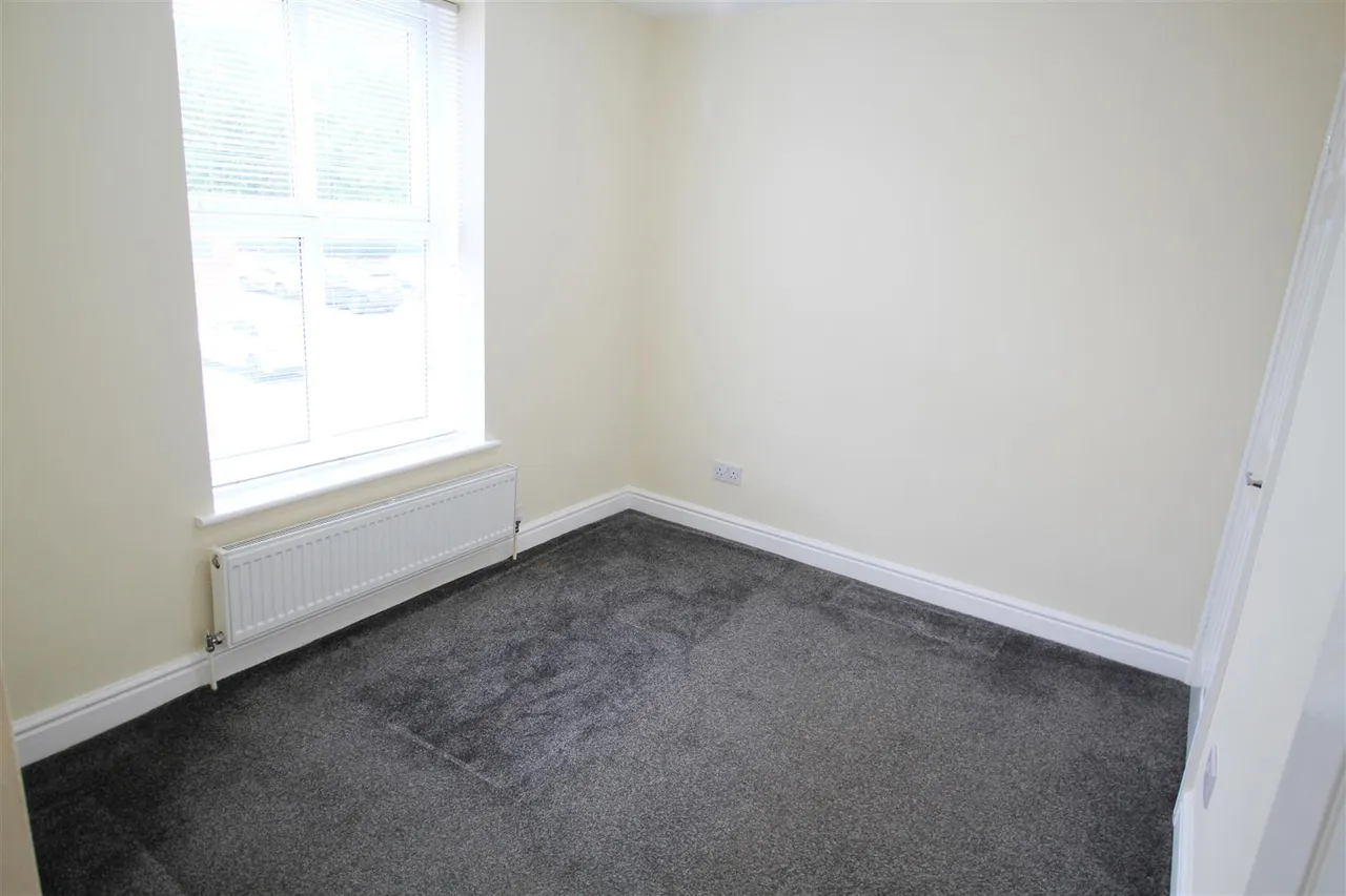 Queen Street, Denton, photo 6
