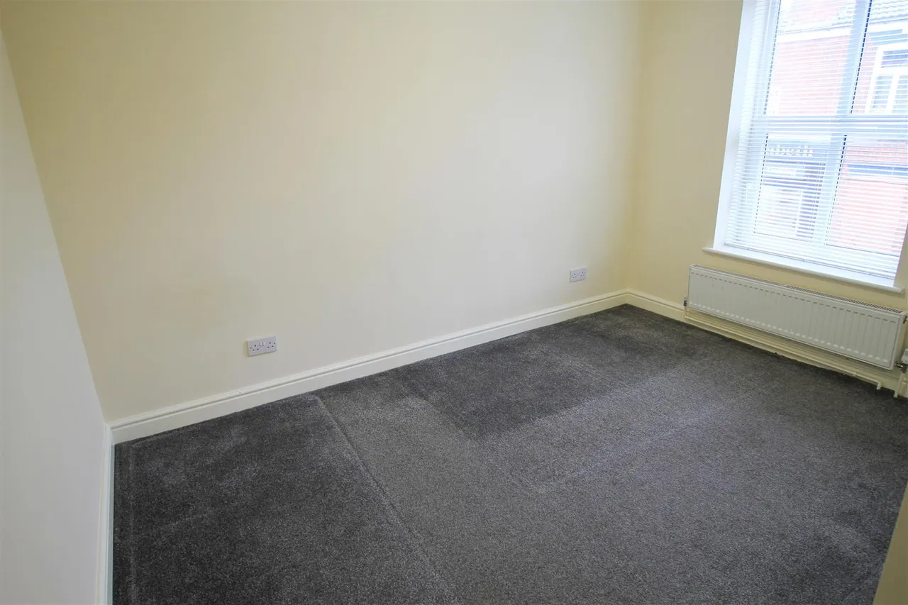 Queen Street, Denton, photo 5