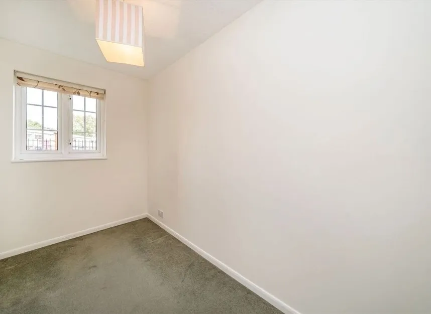 Sigrist Square, Kingston Upon Thames, KT2, photo 5