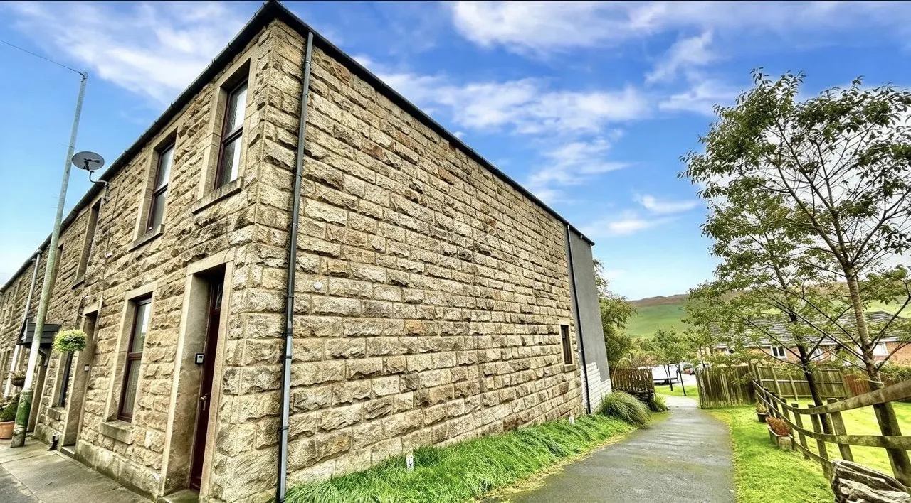 Rochdale Road, Bacup, OL13, photo 8