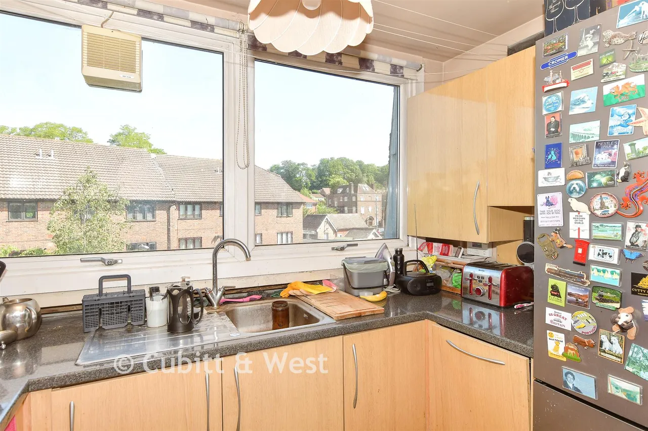 Station Road, Pulborough, RH20, photo 5