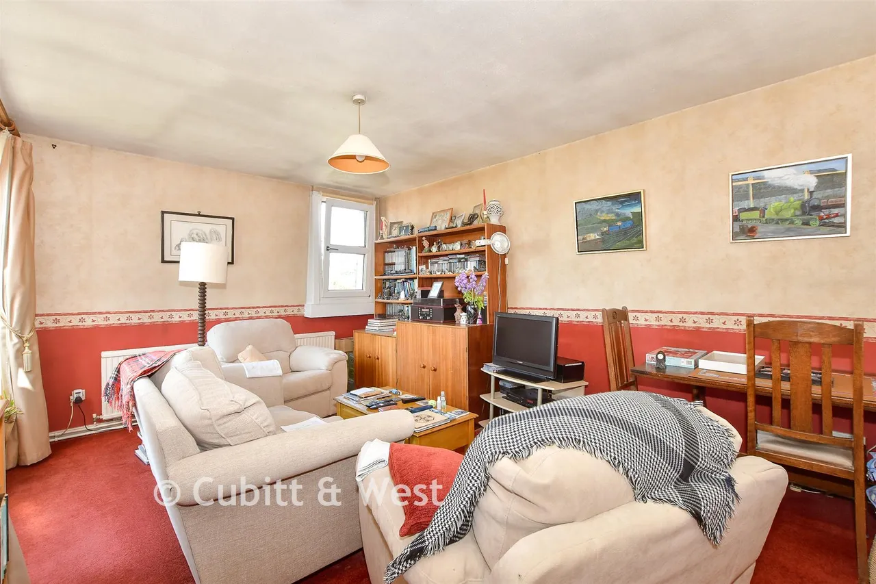 Station Road, Pulborough, RH20, photo 3