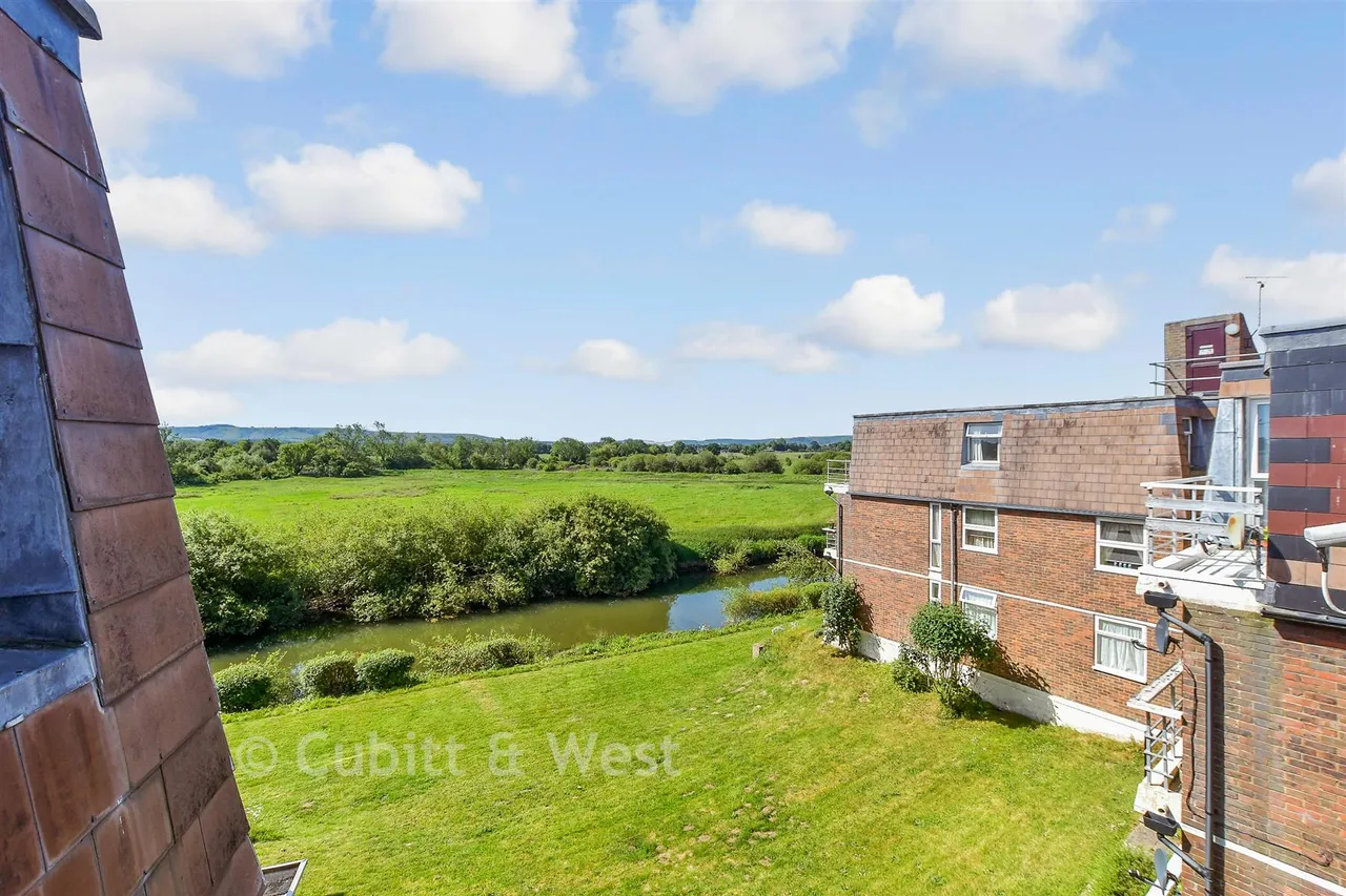 Station Road, Pulborough, RH20, photo 9