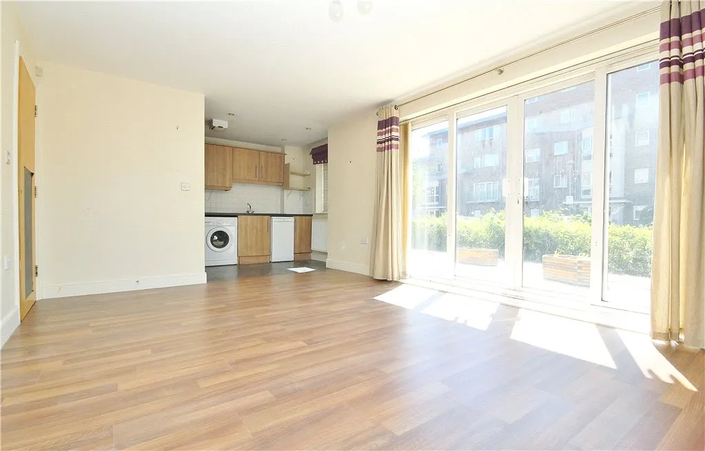 Sundeala Close, Sunbury-on-Thames, TW16, photo 6