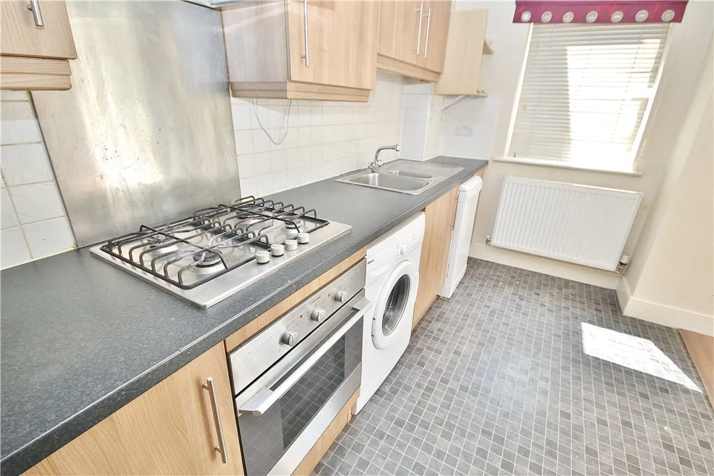 Sundeala Close, Sunbury-on-Thames, TW16, photo 3