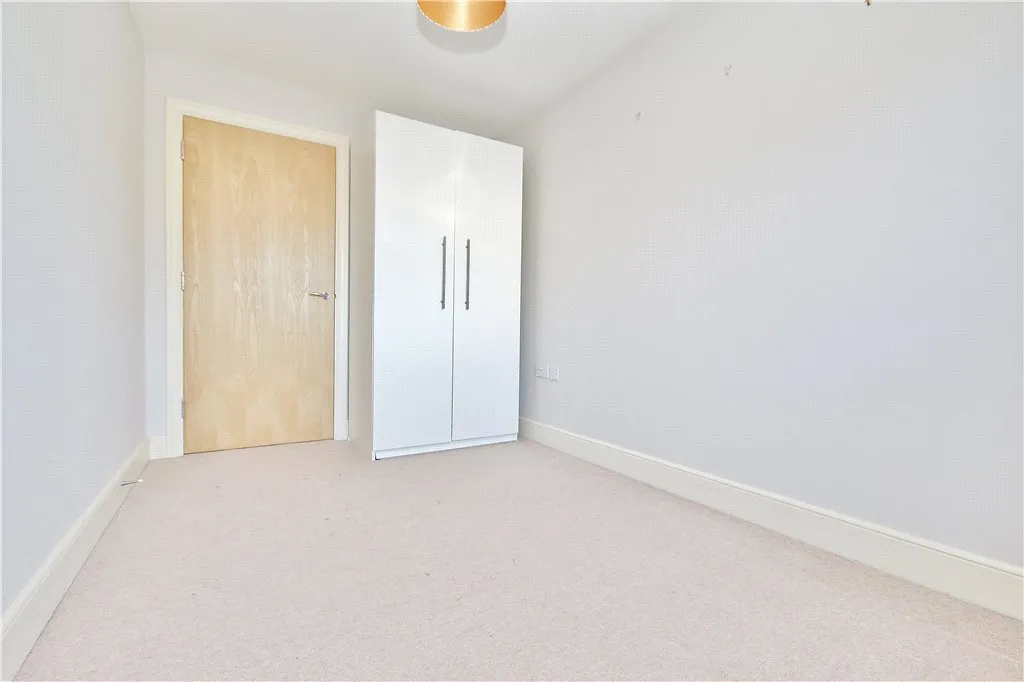 Sundeala Close, Sunbury-on-Thames, TW16, photo 7