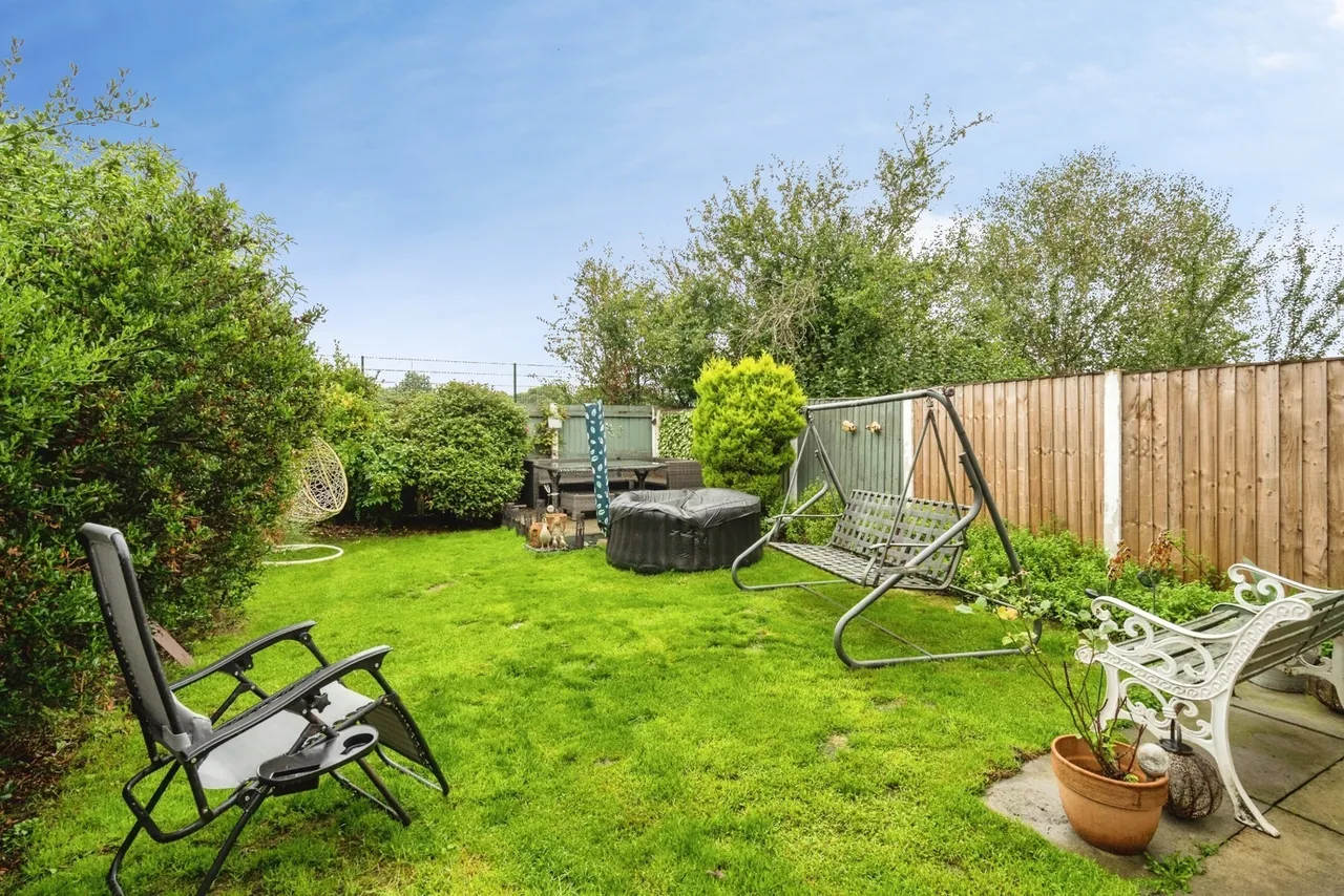 Pear Tree Drive, Farnworth, BL4, photo 10