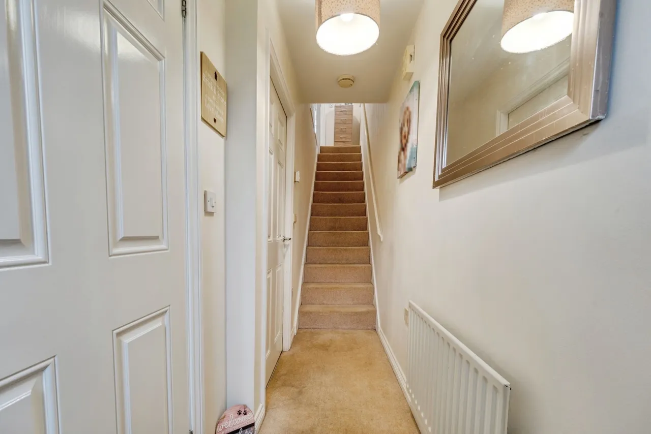 Pear Tree Drive, Farnworth, BL4, photo 5