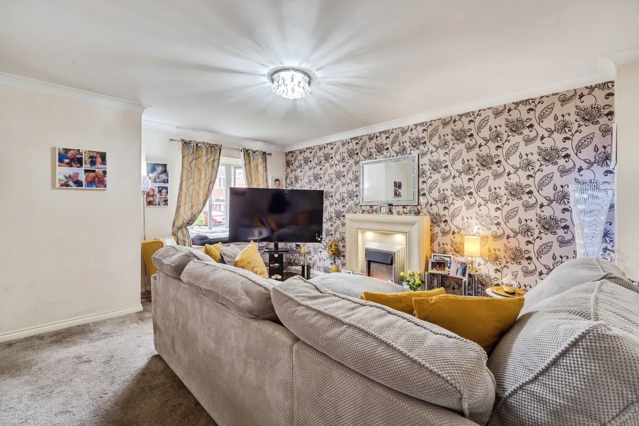 Pear Tree Drive, Farnworth, BL4, photo 7