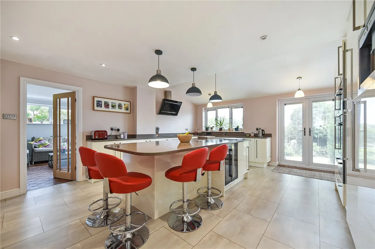 Downs Road, South Wonston, Winchester, Hampshire, SO21, photo 2