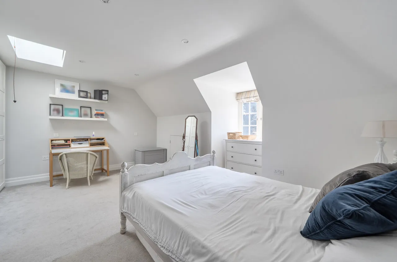 Bereweeke Road, Winchester, SO22, photo 9