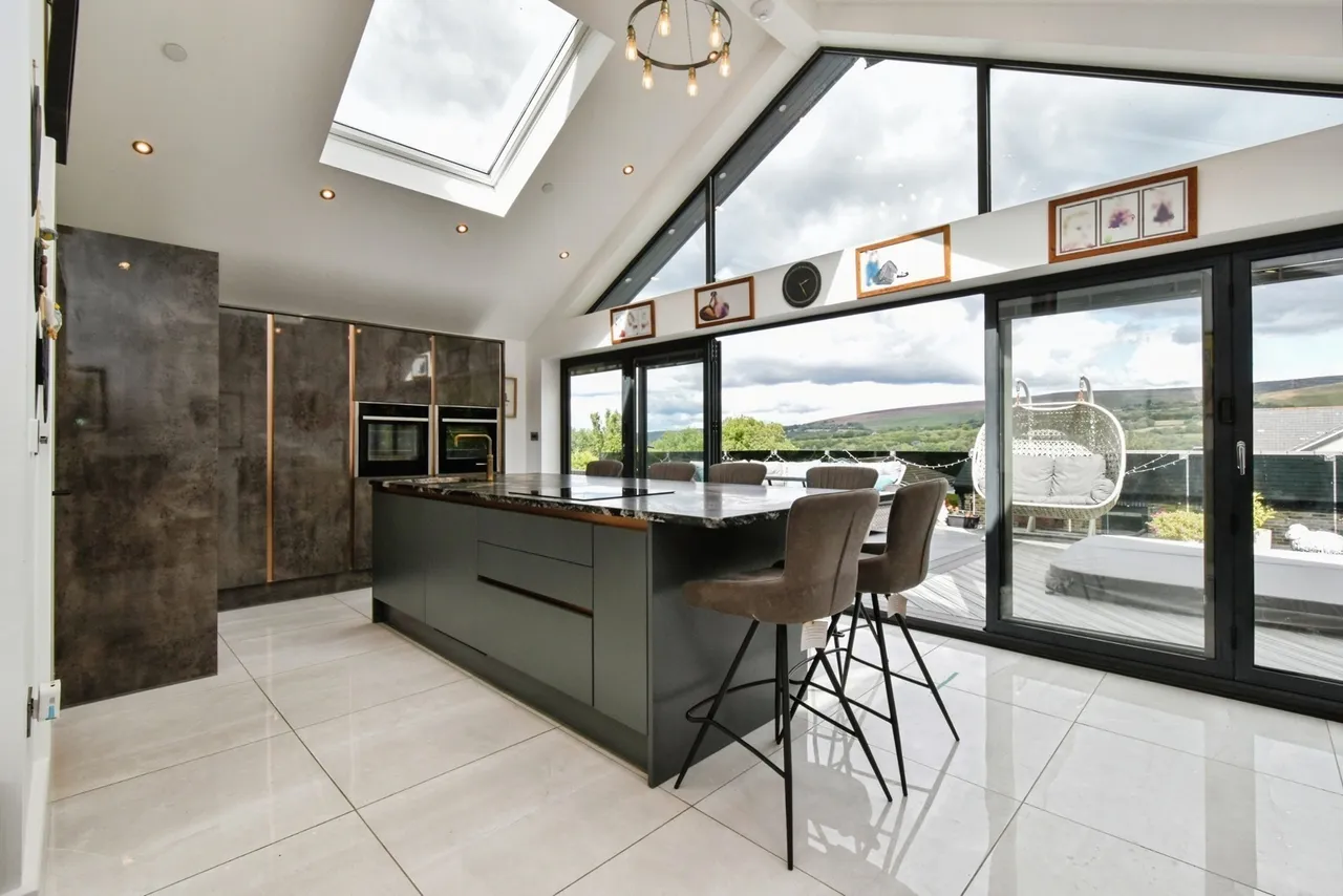 Park Lane, Lower Brynamman, SA18, photo 4