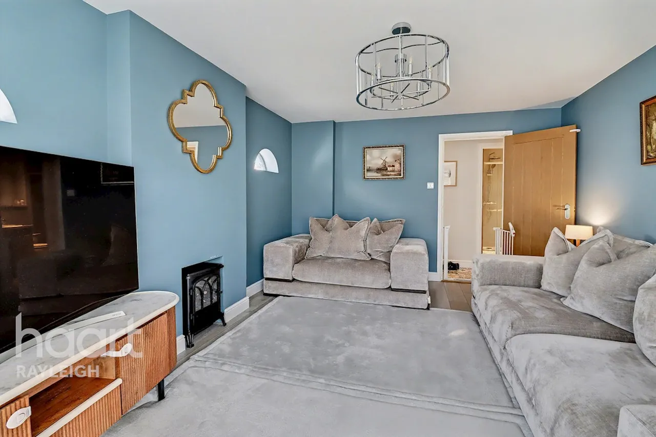 Cotswold Avenue, Rayleigh, SS6, photo 9