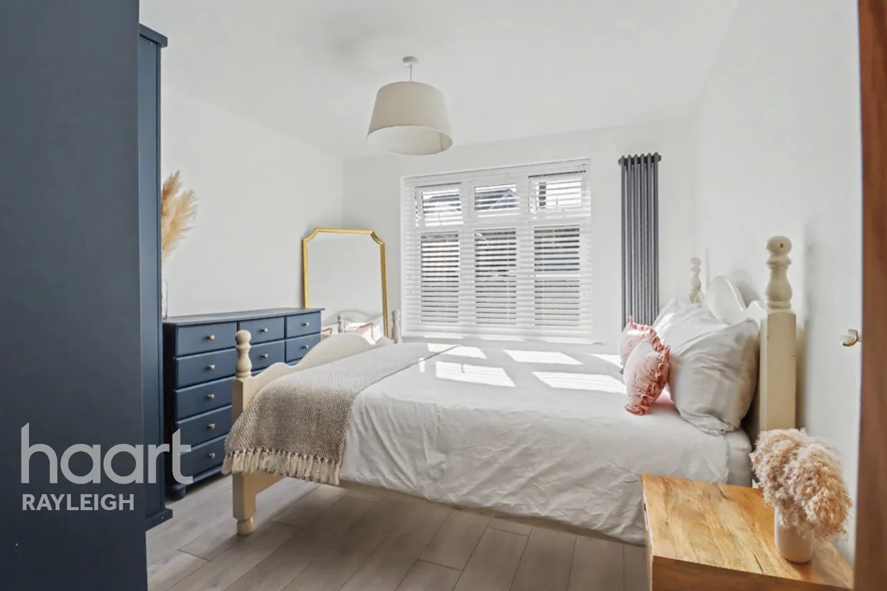 Cotswold Avenue, Rayleigh, SS6, photo 10
