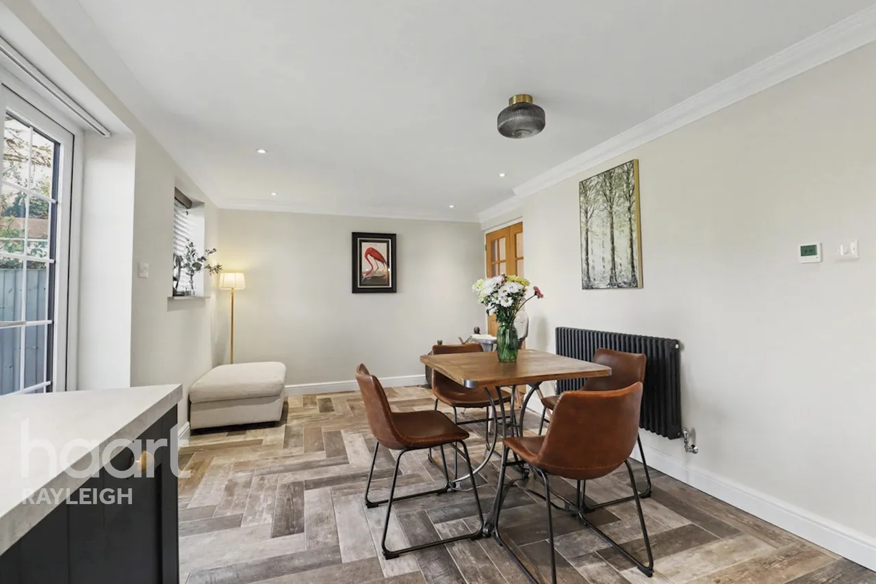 Cotswold Avenue, Rayleigh, SS6, photo 4