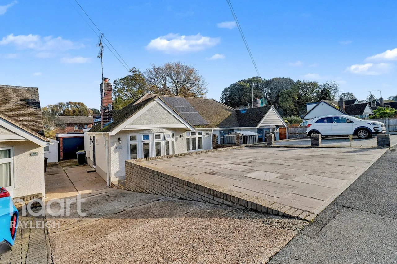 Cotswold Avenue, Rayleigh, SS6, photo 22