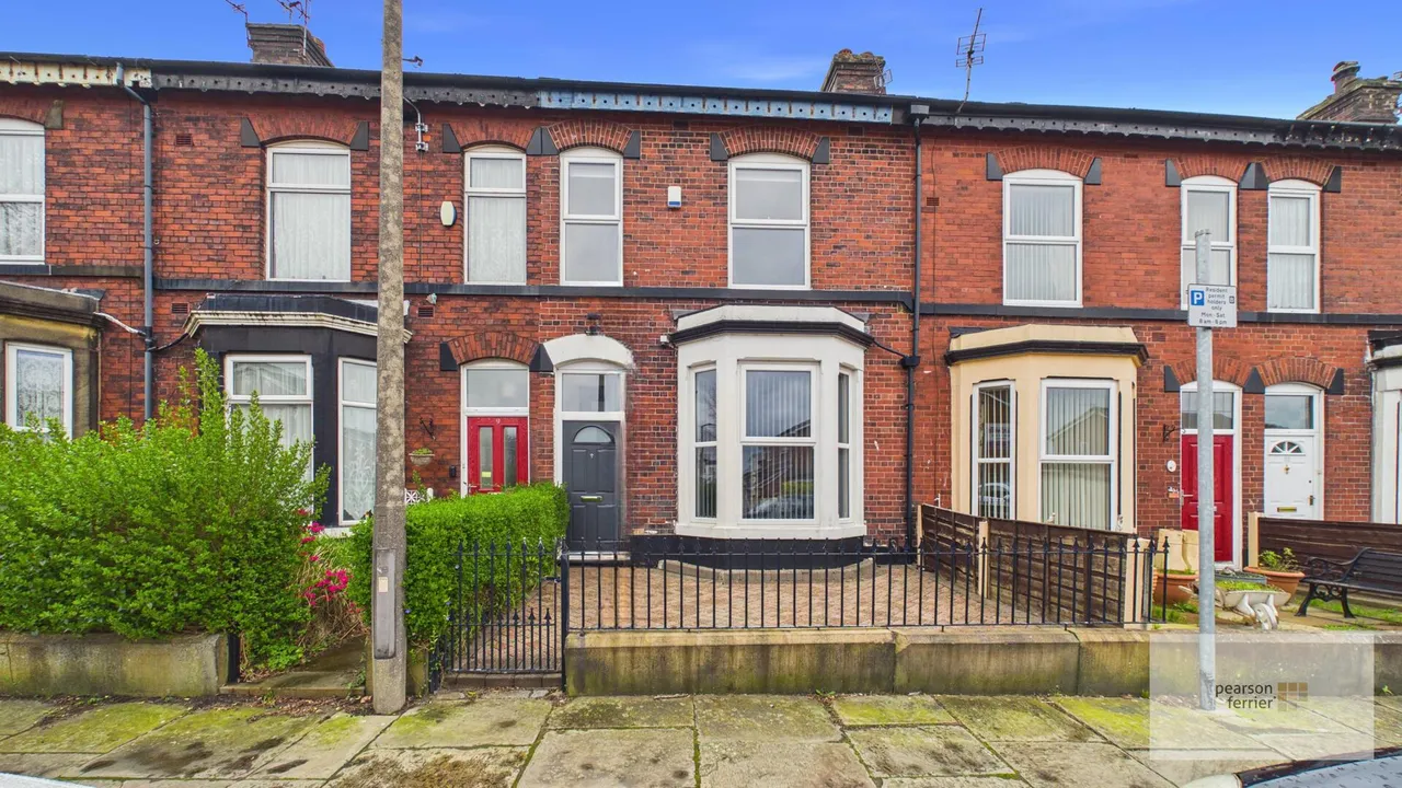 3 bed house for sale — Inman Street, Bury, BL9 0TP