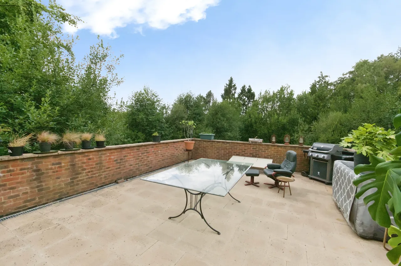 Mayfield Flat, Heathfield, TN21, photo 25