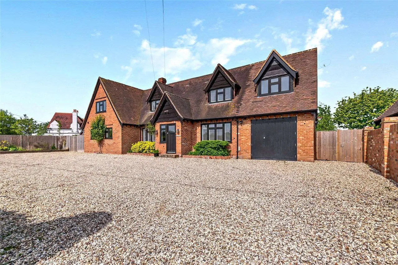 5 bed house for sale — Money Row Green, Holyport, Maidenhead, Berkshire, SL6 2ND