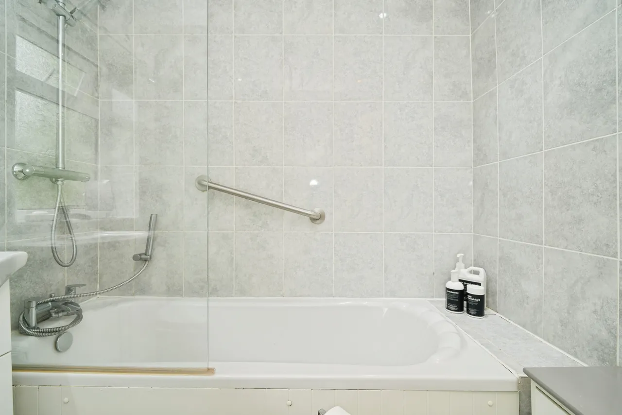 Worsley Avenue, Manchester, M28, photo 11