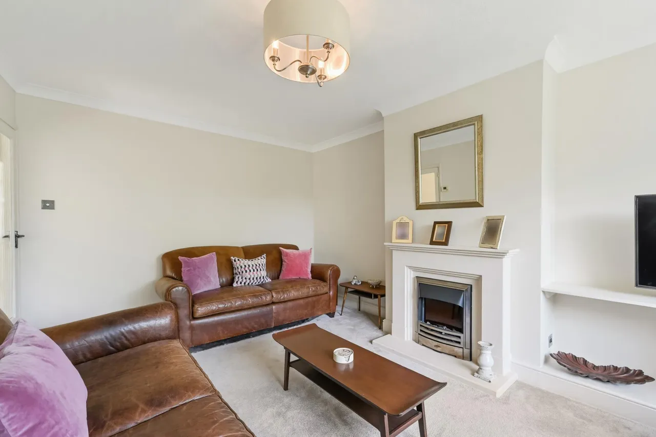 Brambles Close, TW7, photo 4