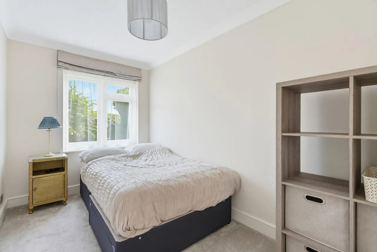 Brambles Close, TW7, photo 6