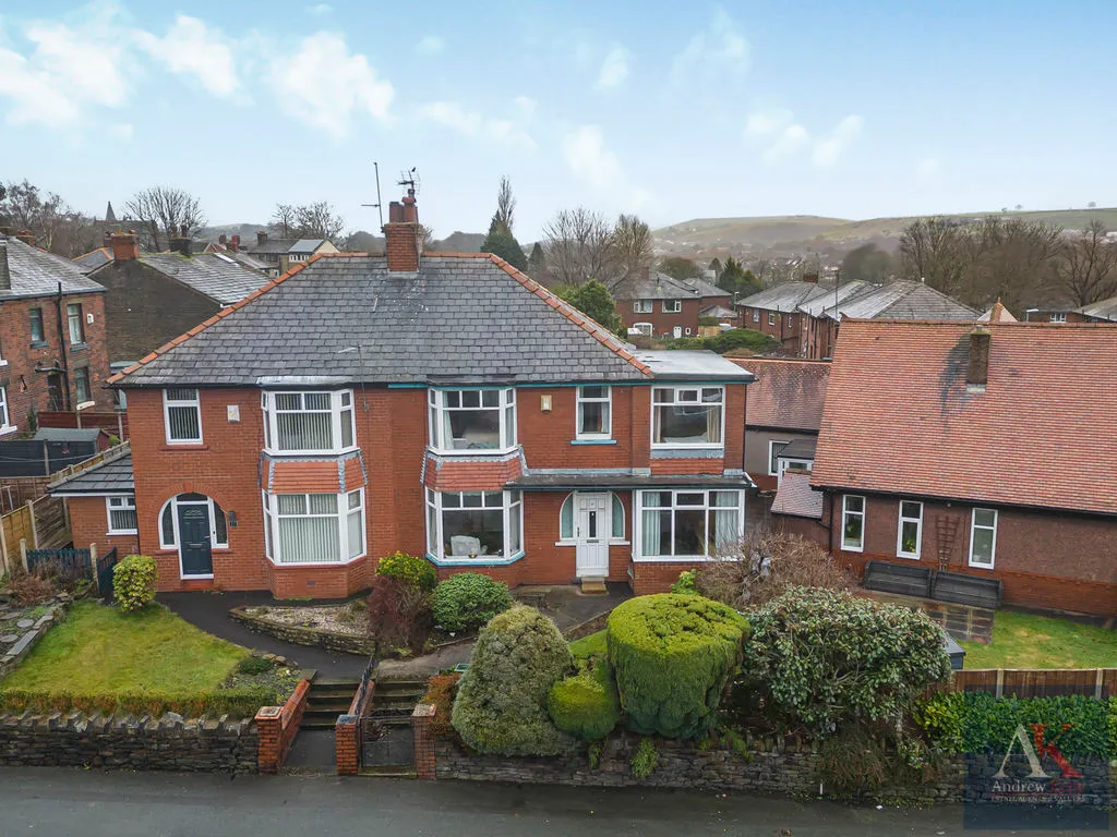 4 bed house for sale, Smithy Bridge Road, Littleborough, OL15