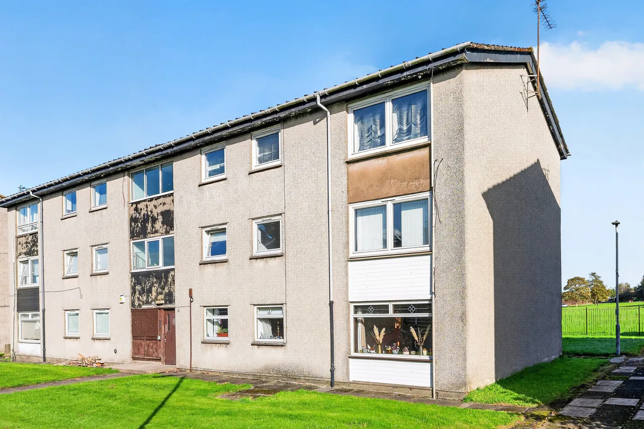 3 bed flat for sale, Montgomery Avenue, Paisley, PA3
