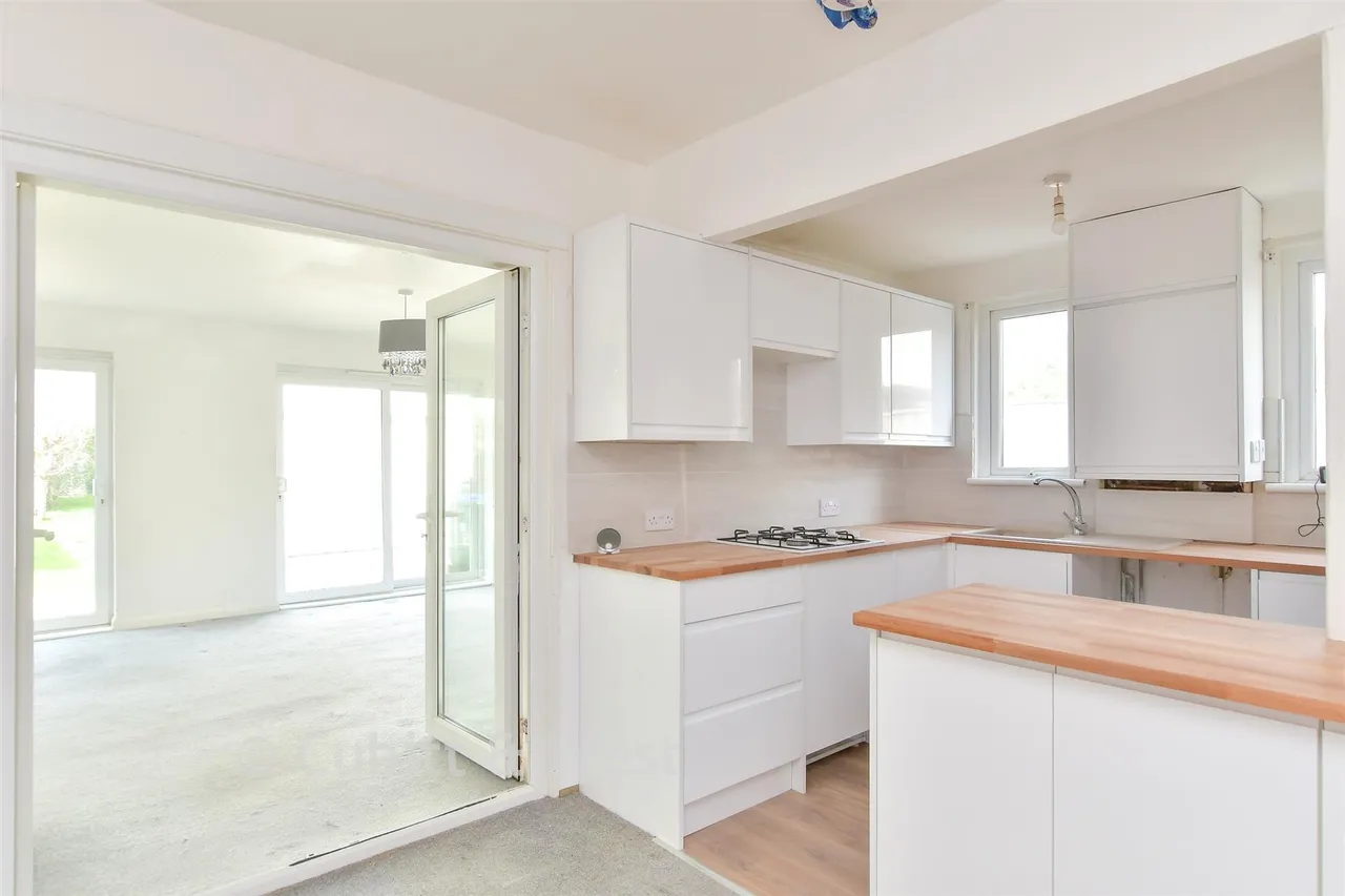 Telscombe Cliffs Way, Telscombe Cliffs, BN10, photo 3