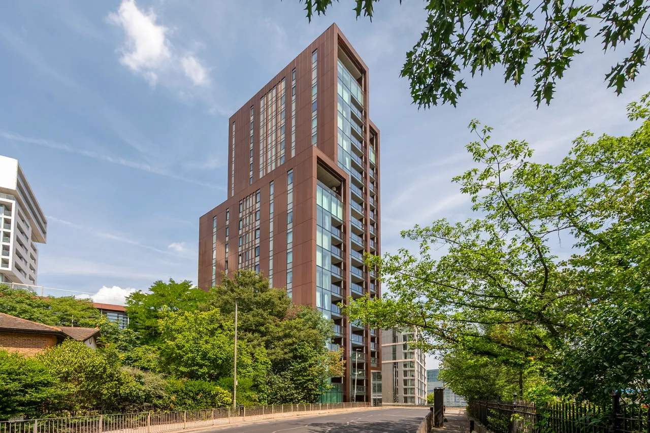 3 bed flat for sale — Flat 78, Bronze Building, 18 Buckhold Road, London