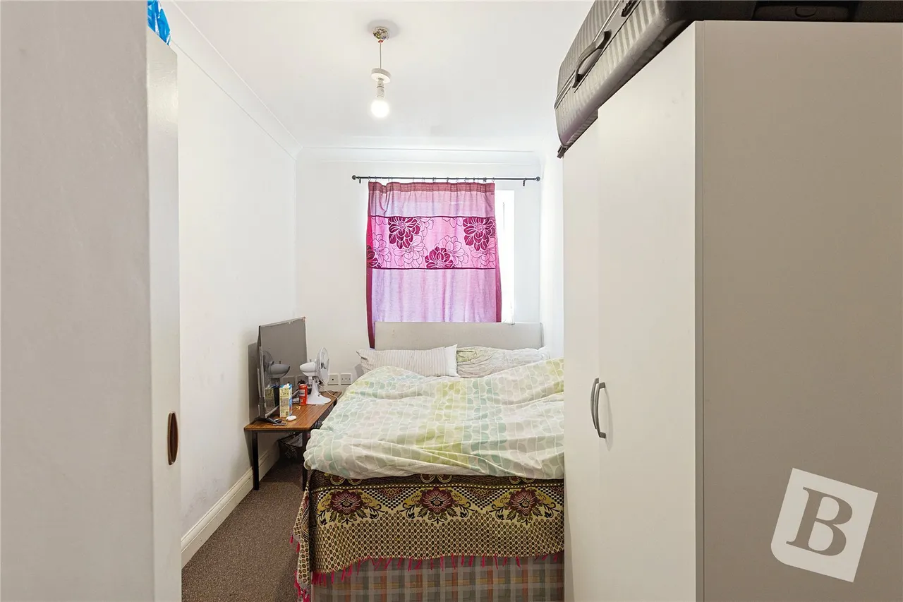 St. Mark's Place, Dagenham, RM10, photo 6