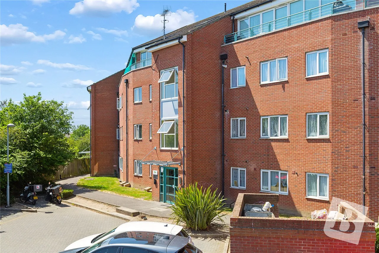 St. Mark's Place, Dagenham, RM10, photo 2