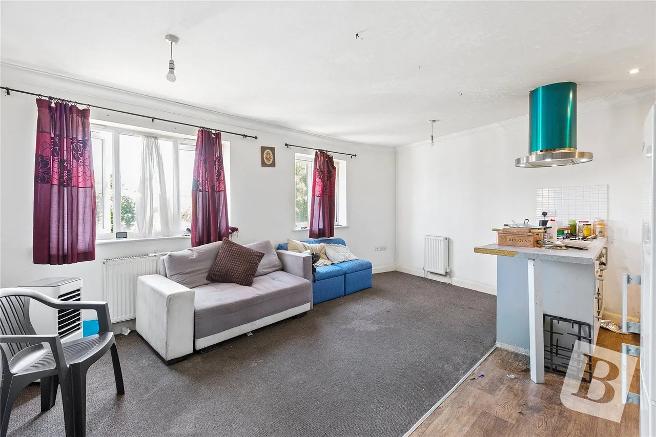 St. Mark's Place, Dagenham, RM10, photo 5